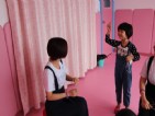 樂動(dòng)禮儀坊孩子學(xué)習(xí)樂器認(rèn)真演奏中